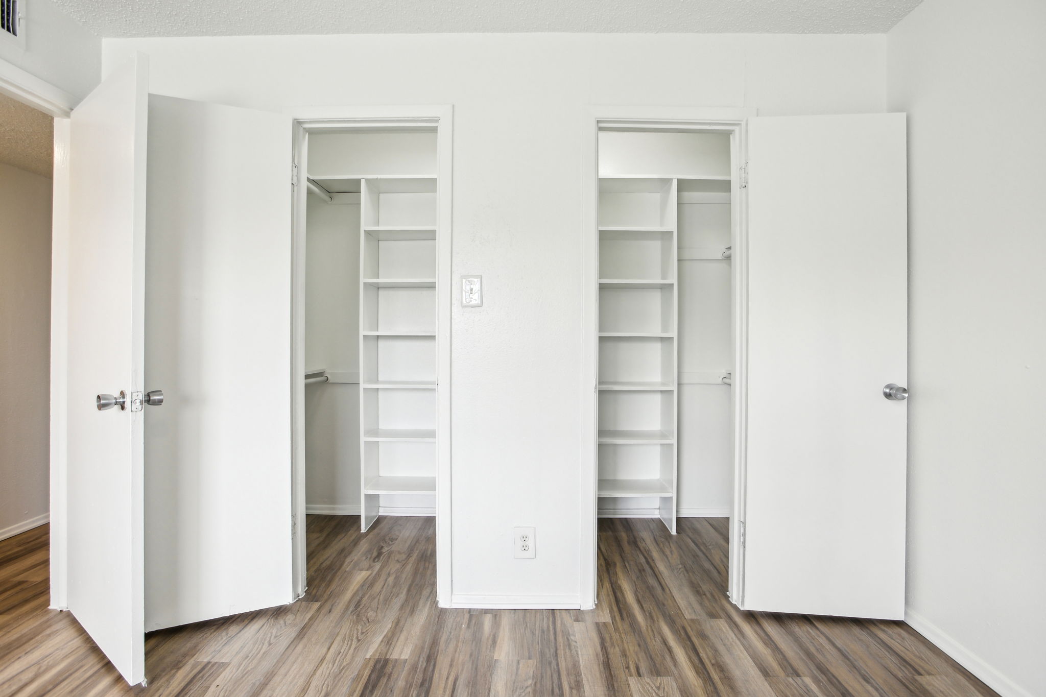 Jewel Apartment Homes Image 11